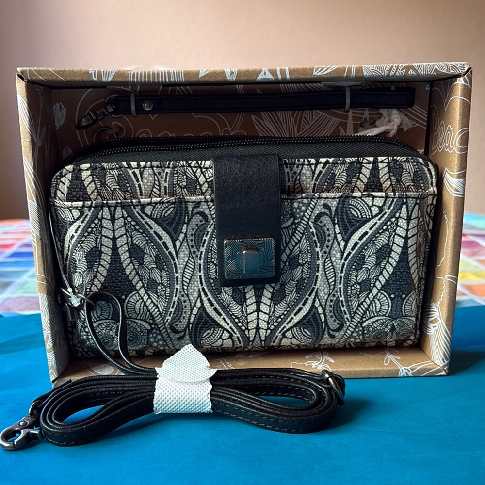 💐🪻💐 SAKROOTS  LARGE SMARTPHONE CROSSBODY 💐🪻💐 NWT 💐🪻💐